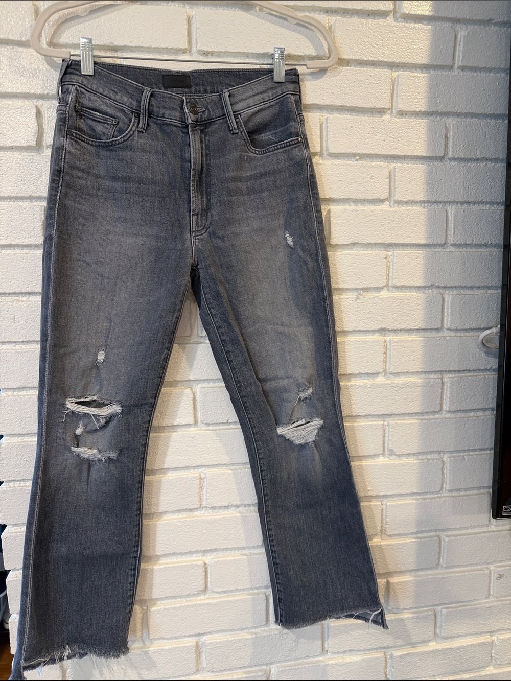 MOTHER The Insider Crop Step Fray size 27 color Ace of Spades Distressed jeans